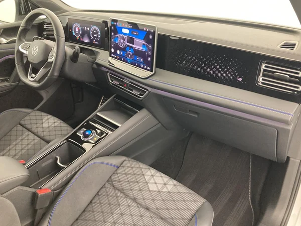 VOLKSWAGEN Tiguan (2025) — foto 7 van 33