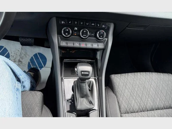 Skoda Karoq (2022) — foto 14 van 24