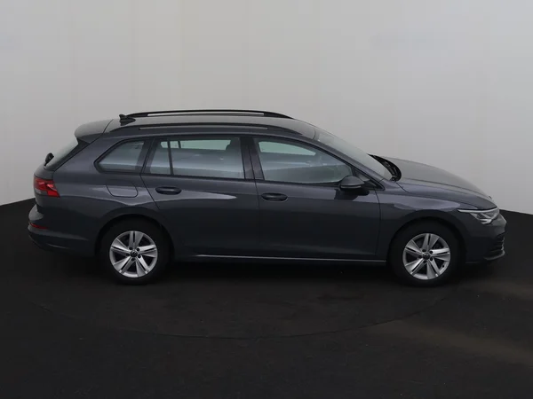 VOLKSWAGEN Golf Variant (2024) — foto 24 van 28