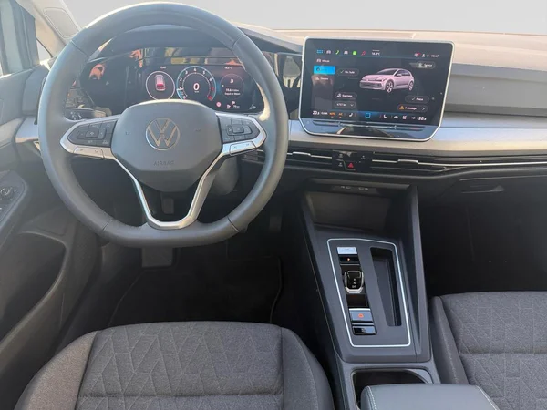 VOLKSWAGEN Golf VIII (2025) — foto 13 van 16