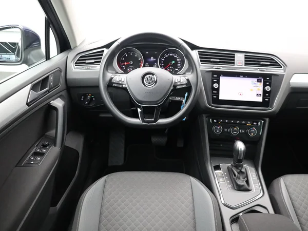 VOLKSWAGEN Tiguan (2020) — foto 24 van 25