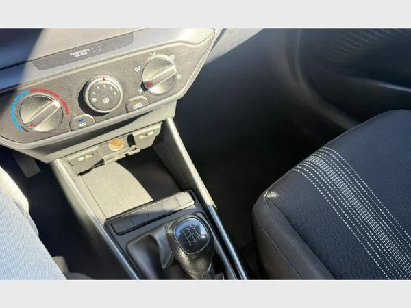 Hyundai i20 (2022) — foto 11 van 21