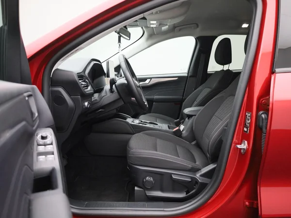 Ford Kuga (2022) — foto 3 van 38