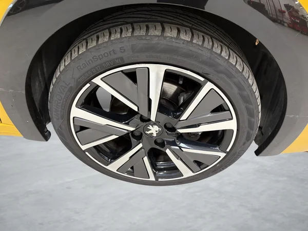 Peugeot 208 (2021) — foto 4 van 20