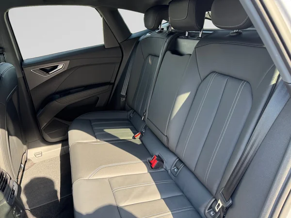 AUDI Q4 Sportback e-tron (2024) — foto 22 van 25