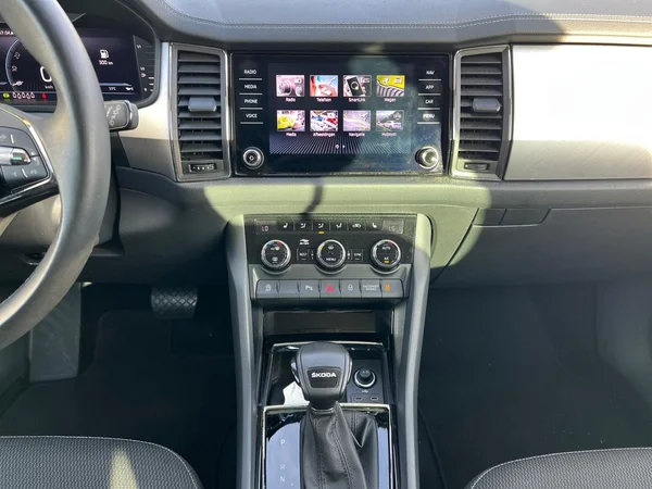 SKODA Kodiaq Dsl (2024) — foto 3 van 23