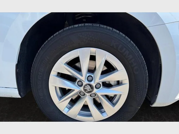 Skoda Fabia (2025) — foto 25 van 26