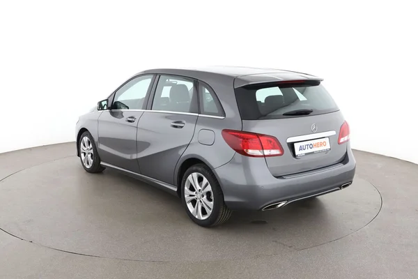 Mercedes-Benz B-Klasse (2016) — foto 10 van 16