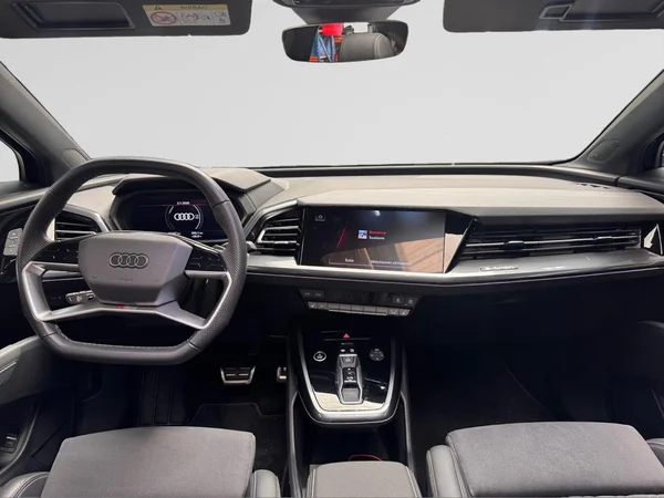 AUDI Q4 Sportback e-tron (2024) — foto 14 van 16