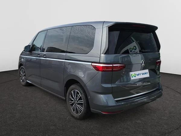 VOLKSWAGEN Multivan T7 (2023) — foto 18 van 24