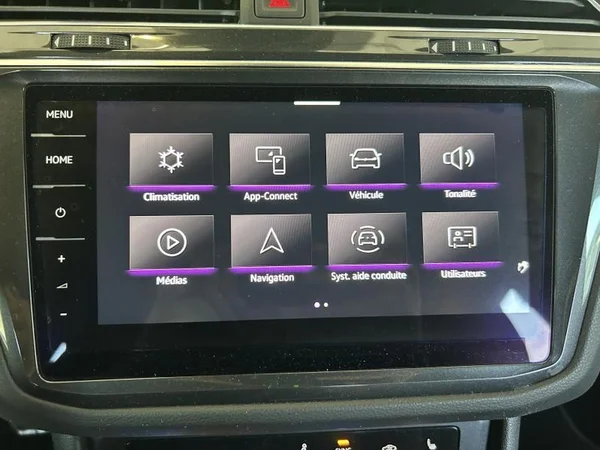 VOLKSWAGEN Tiguan (2024) — foto 19 van 37