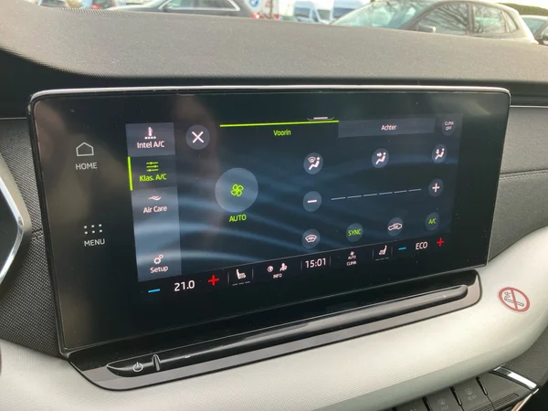 SKODA Octavia Combi PHEV (2024) — foto 23 van 26
