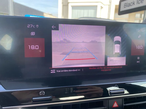 Citroën C4 (2021) — foto 2 van 14