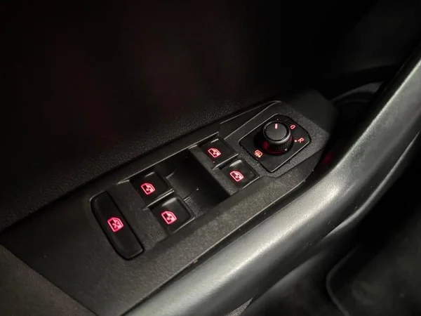 VOLKSWAGEN Polo (2020) — foto 5 van 27