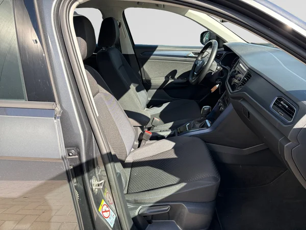 VOLKSWAGEN T-Roc (2020) — foto 10 van 21