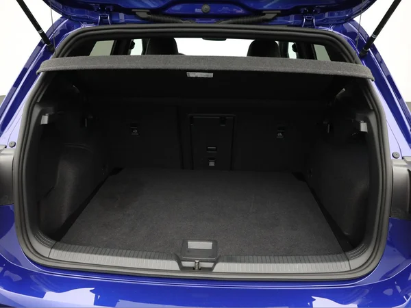 VOLKSWAGEN Golf VIII (2026) — foto 2 van 24