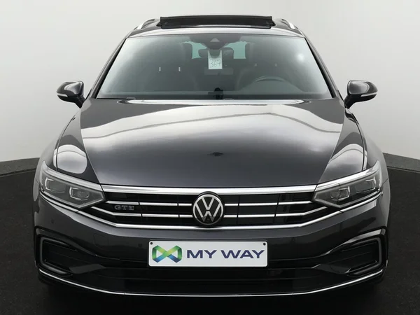 VOLKSWAGEN Passat Variant GTE (2022) — foto 28 van 29