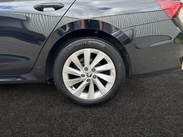 SKODA Octavia SW (2024) — foto 9 van 13