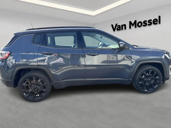 Jeep Compass (2021) — foto 16 van 20