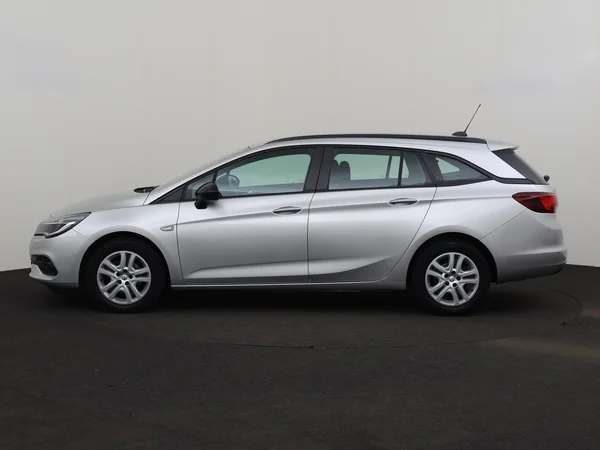 OPEL Astra (2022) — foto 12 van 25