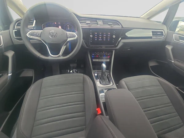 VOLKSWAGEN Touran (2026) — foto 5 van 24