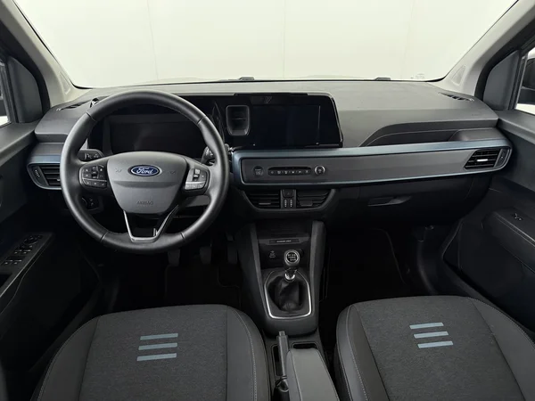 FORD TOURNEO COURIER (2025) — foto 28 van 28