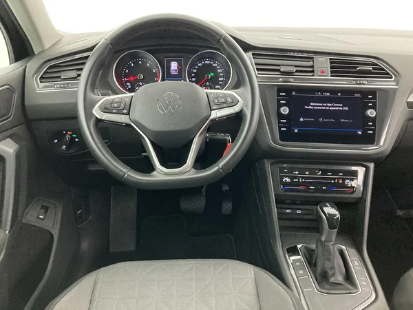 VOLKSWAGEN Tiguan (2022) — foto 8 van 36