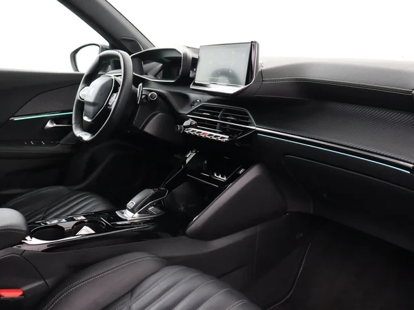 PEUGEOT 2008 (2022) — foto 3 van 32