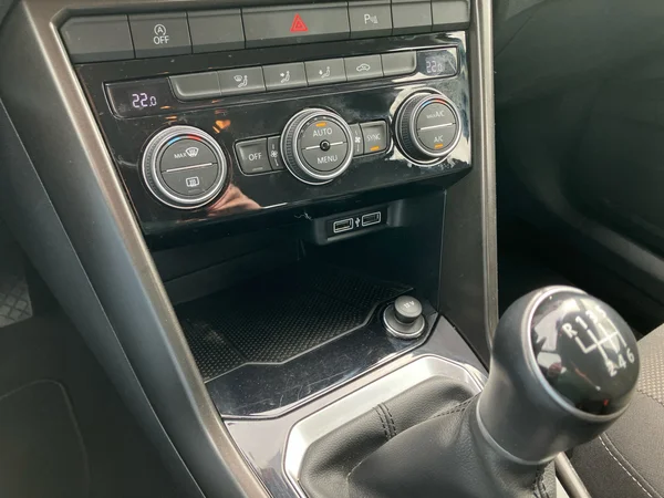 VOLKSWAGEN T-Roc (2020) — foto 8 van 25