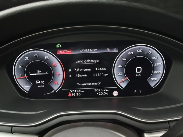 Audi A4 (2024) — foto 8 van 29