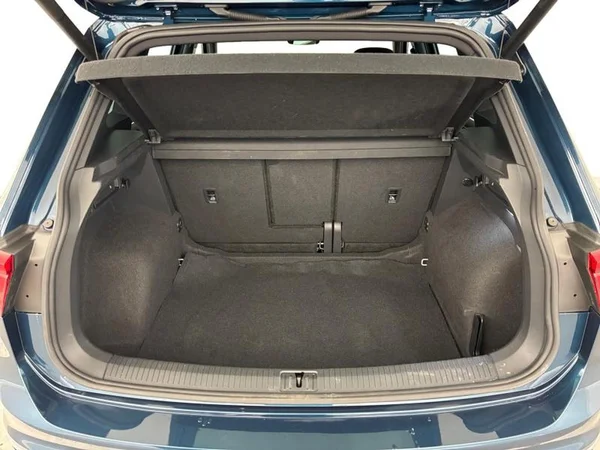 VOLKSWAGEN Tiguan (2021) — foto 9 van 33