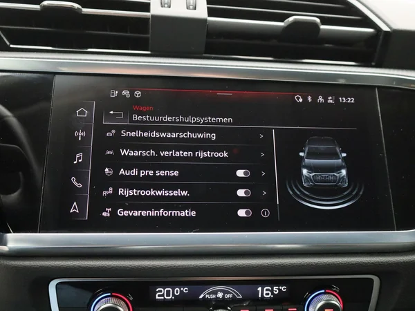 Audi Q3 (2023) — foto 25 van 42
