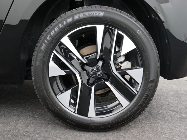 PEUGEOT 208 (2025) — foto 7 van 26