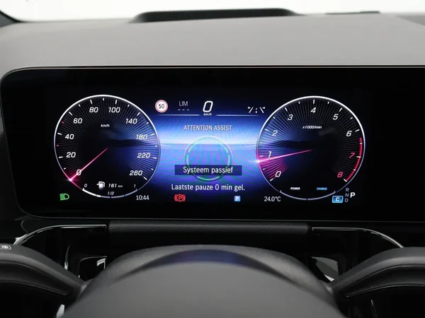 Mercedes-Benz GLA (2025) — foto 7 van 30