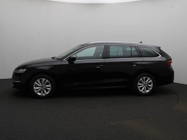 SKODA Octavia Combi (2026) — foto 9 van 17