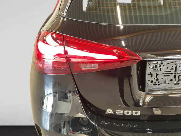 MERCEDES-BENZ A 200 (2024) — foto 10 van 22