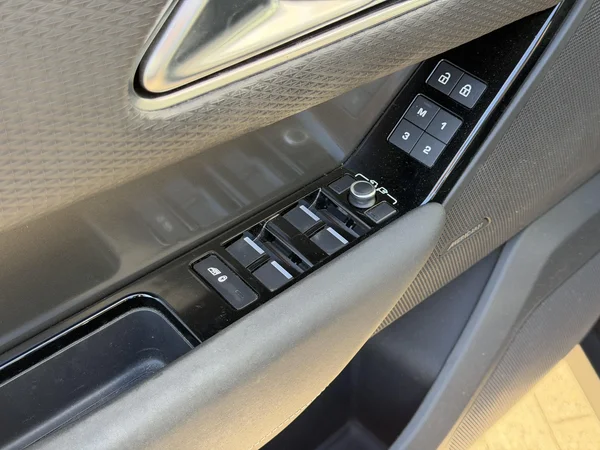 Land Rover Range Rover Velar (2022) — foto 20 van 28