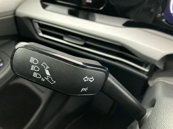 VOLKSWAGEN Golf VIII (2020) — foto 27 van 36