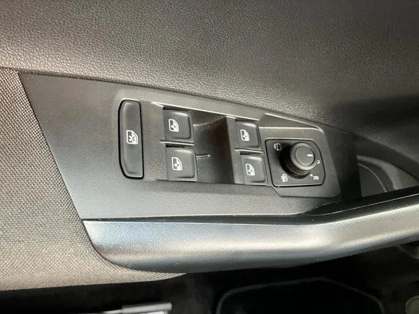 VOLKSWAGEN Polo (2024) — foto 9 van 26