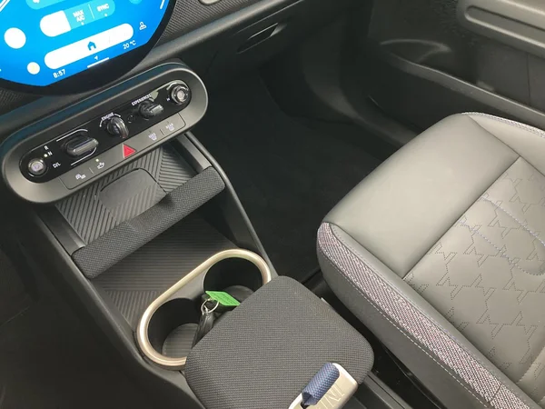 MINI Mini Countryman (U25) (2024) — foto 6 van 36