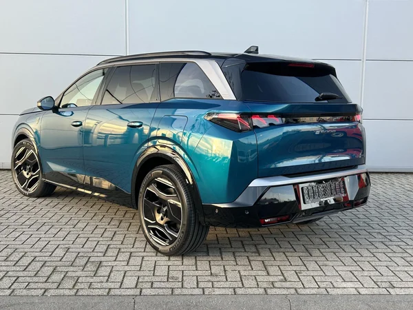 Peugeot e-5008 (2025) — foto 13 van 18