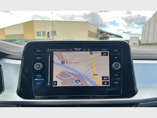 Volkswagen T-Roc (2022) — foto 6 van 29