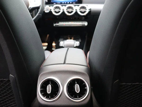 Mercedes-Benz A-Klasse (2022) — foto 11 van 26