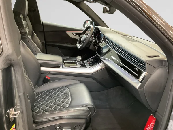 AUDI Q8 (2020) — foto 11 van 23