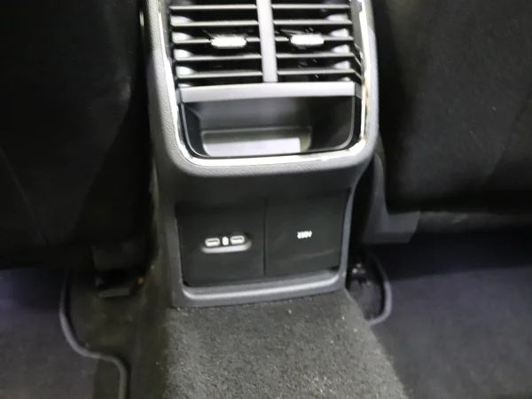 SKODA Octavia Combi (2024) — foto 4 van 32