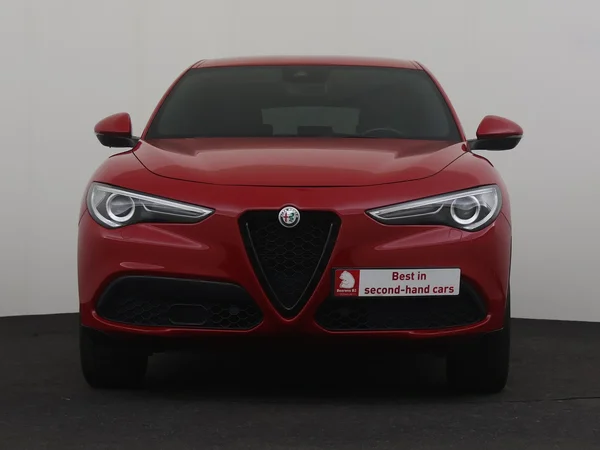 Alfa Romeo Stelvio (2022) — foto 29 van 31