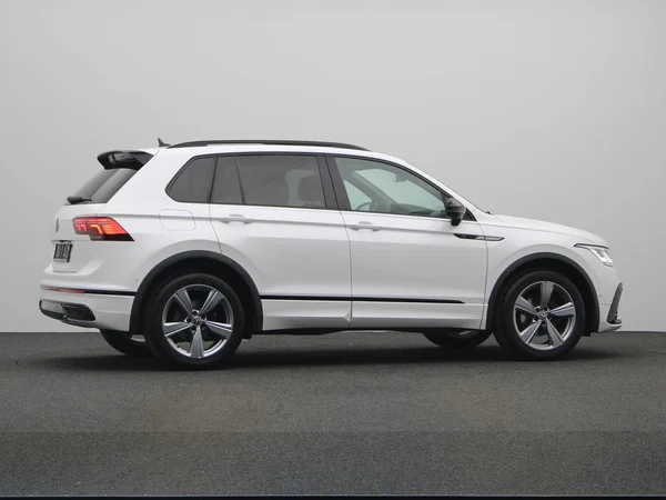 VOLKSWAGEN Tiguan (2023) — foto 21 van 23