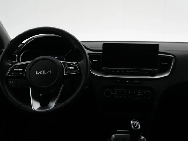 Kia XCeed (2024) — foto 6 van 22