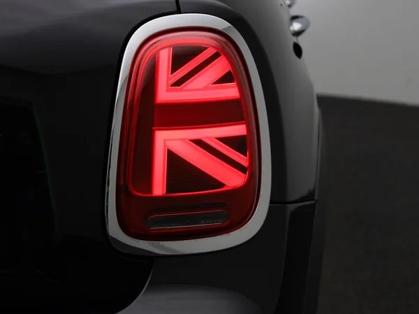 MINI Cooper (2022) — foto 29 van 38