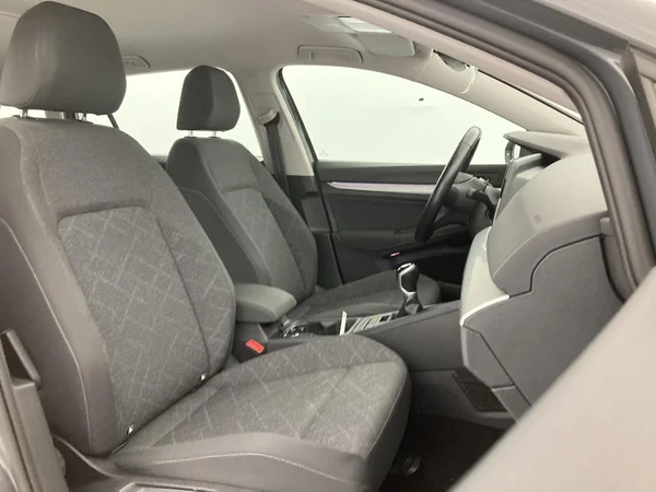 VOLKSWAGEN Golf Variant VIII (2021) — foto 15 van 36